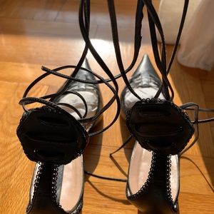 Kitty heels in black